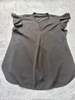 VALOLIA Flutter Sleeve Blouse in Black Size XL Like New